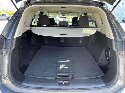 Used 2023 Nissan Rogue S image 10