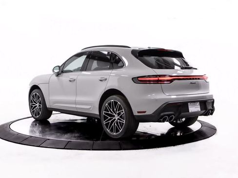 Certified 2026 Porsche Macan AWD/4WD image 3