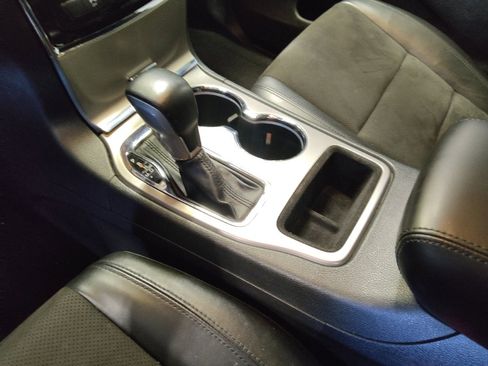 Used 2021 Jeep Grand Cherokee Laredo X RWD image 26