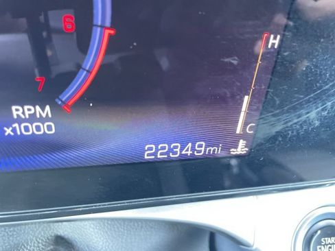 Used 2025 Chevrolet Trax LT FWD image 12