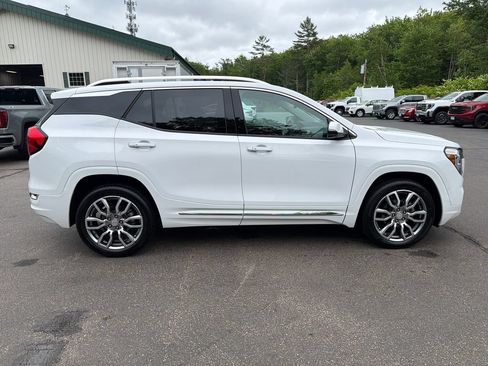 Used 2024 GMC Terrain Denali w/ Denali Premium Package AWD/4WD image 6