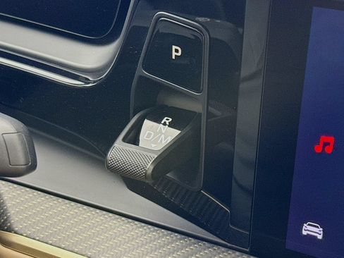 Certified 2025 Porsche Cayenne GTS AWD/4WD image 21