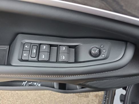 New 2026 Jeep Grand Cherokee Altitude AWD/4WD image 28