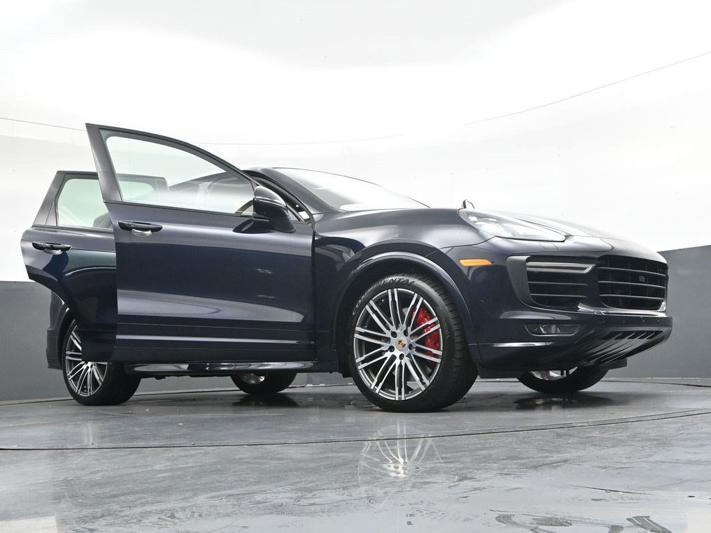 Used 2016 Porsche Cayenne GTS AWD/4WD image 41