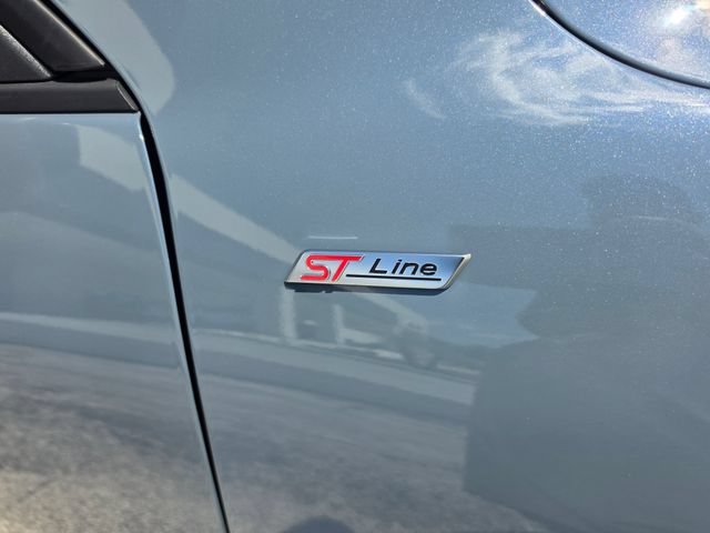 Used 2025 Ford Escape ST-Line w/ Tech Pack #1 FWD image 11