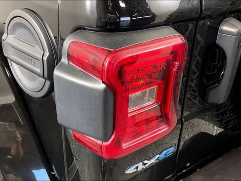 Used 2023 Jeep Wrangler Unlimited Sahara AWD/4WD image 21