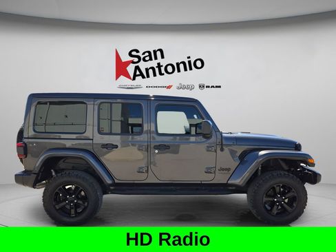 Used 2020 Jeep Wrangler Unlimited Sahara image 10
