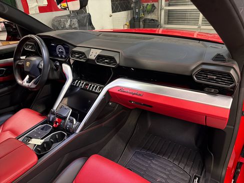 Used 2020 Lamborghini Urus image 17