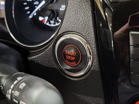 Used 2019 Nissan Rogue SV image 41