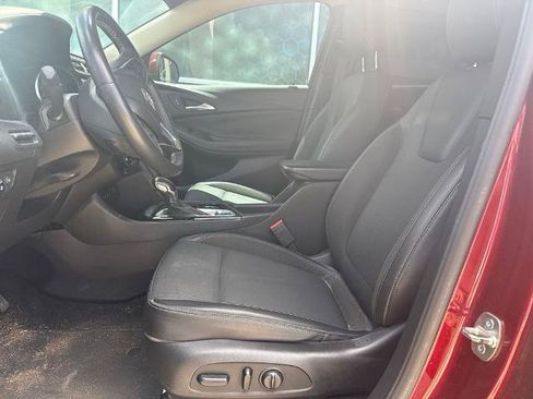 Used 2022 Buick Encore GX Select w/ Advanced Technology Package FWD image 8