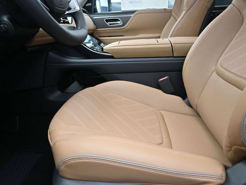 New 2026 INFINITI QX80 Luxe w/ Cargo Package RWD image 13