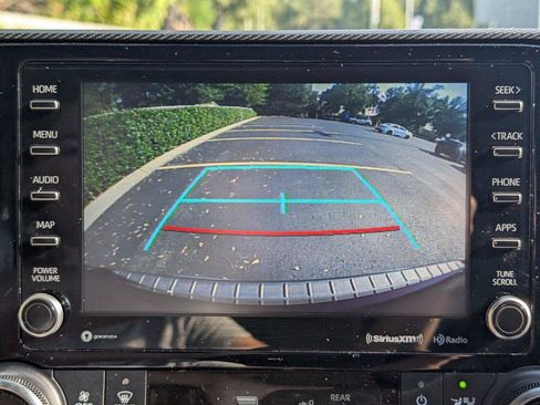 Used 2022 Toyota Highlander XSE FWD image 24