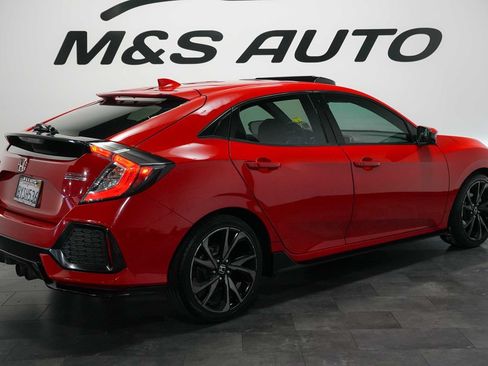 Used 2017 Honda Civic Sport Touring image 4