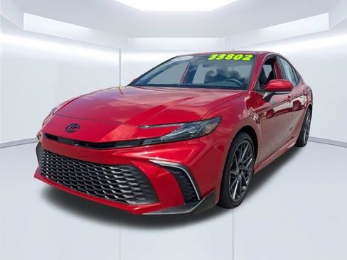 Used 2025 Toyota Camry SE FWD image 8