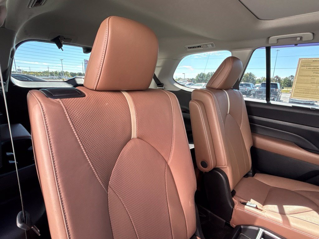 Used 2024 Toyota Grand Highlander AWD image 29