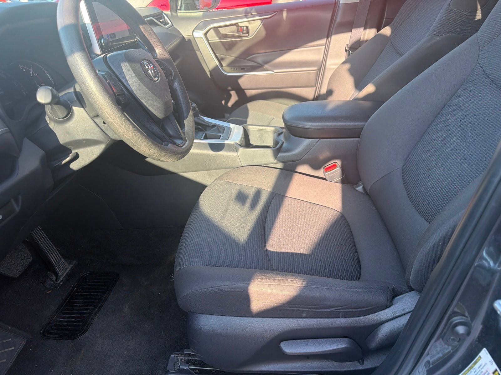 Used 2025 Toyota RAV4 LE AWD/4WD image 15