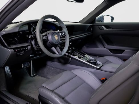 Certified 2024 Porsche 911 Carrera image 4