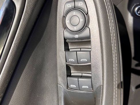 Used 2023 Buick Encore GX Essence w/ Experience Buick Package AWD/4WD image 17