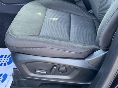 Used 2022 Ford Explorer XLT image 25