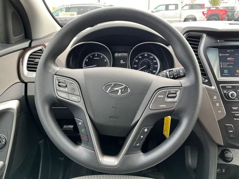 Used 2017 Hyundai Santa Fe SE w/ Cargo Package AWD/4WD image 18