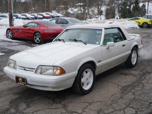 Used 1993 Ford Mustang LX image 12
