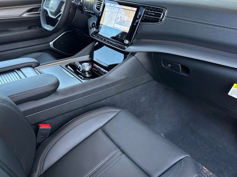 New 2025 Jeep Wagoneer Series II image 16