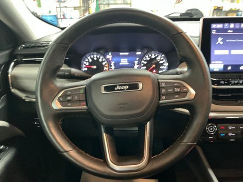 Used 2022 Jeep Compass Limited image 19