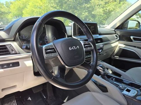 Used 2022 Kia Telluride S FWD image 14
