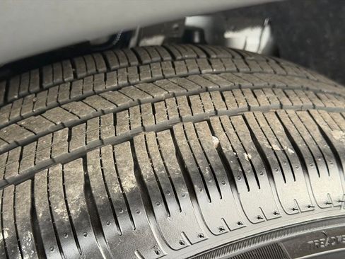 Used 2026 Nissan Rogue SV w/ SV Premium Package image 46