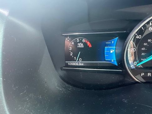 Used 2016 Ford Explorer XLT w/ Equipment Group 202A FWD image 4