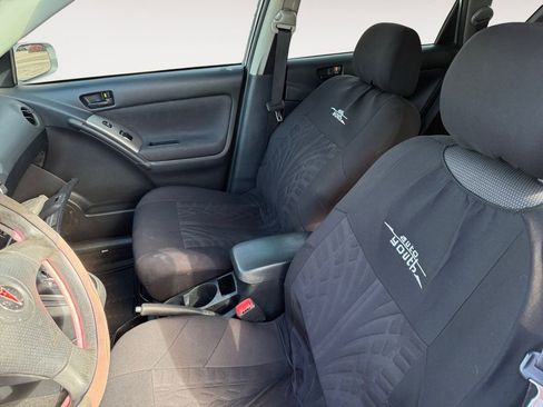 Used 2005 Pontiac Vibe w/ Power Group Value Package image 9