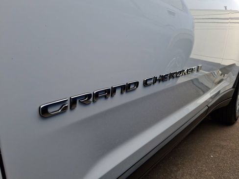 Used 2023 Jeep Grand Cherokee Limited w/ Luxury Tech Group II AWD/4WD image 6