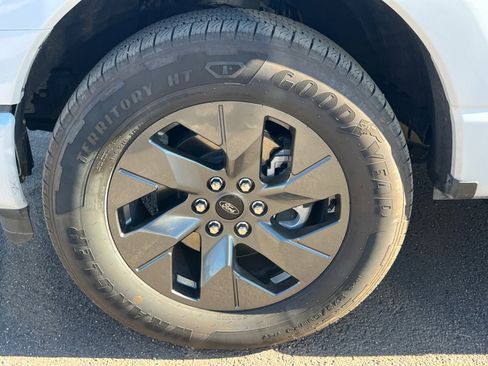 Used 2025 Ford F150 Lightning Flash image 25