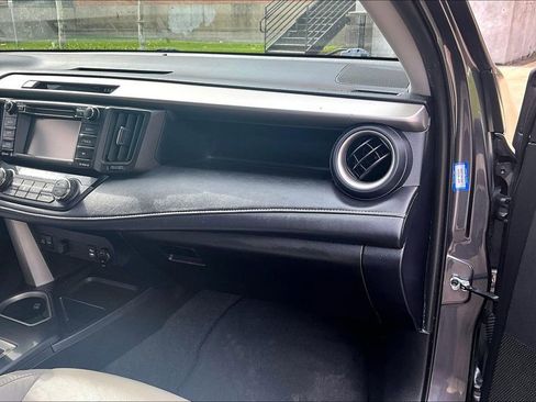 Used 2017 Toyota RAV4 XLE image 21