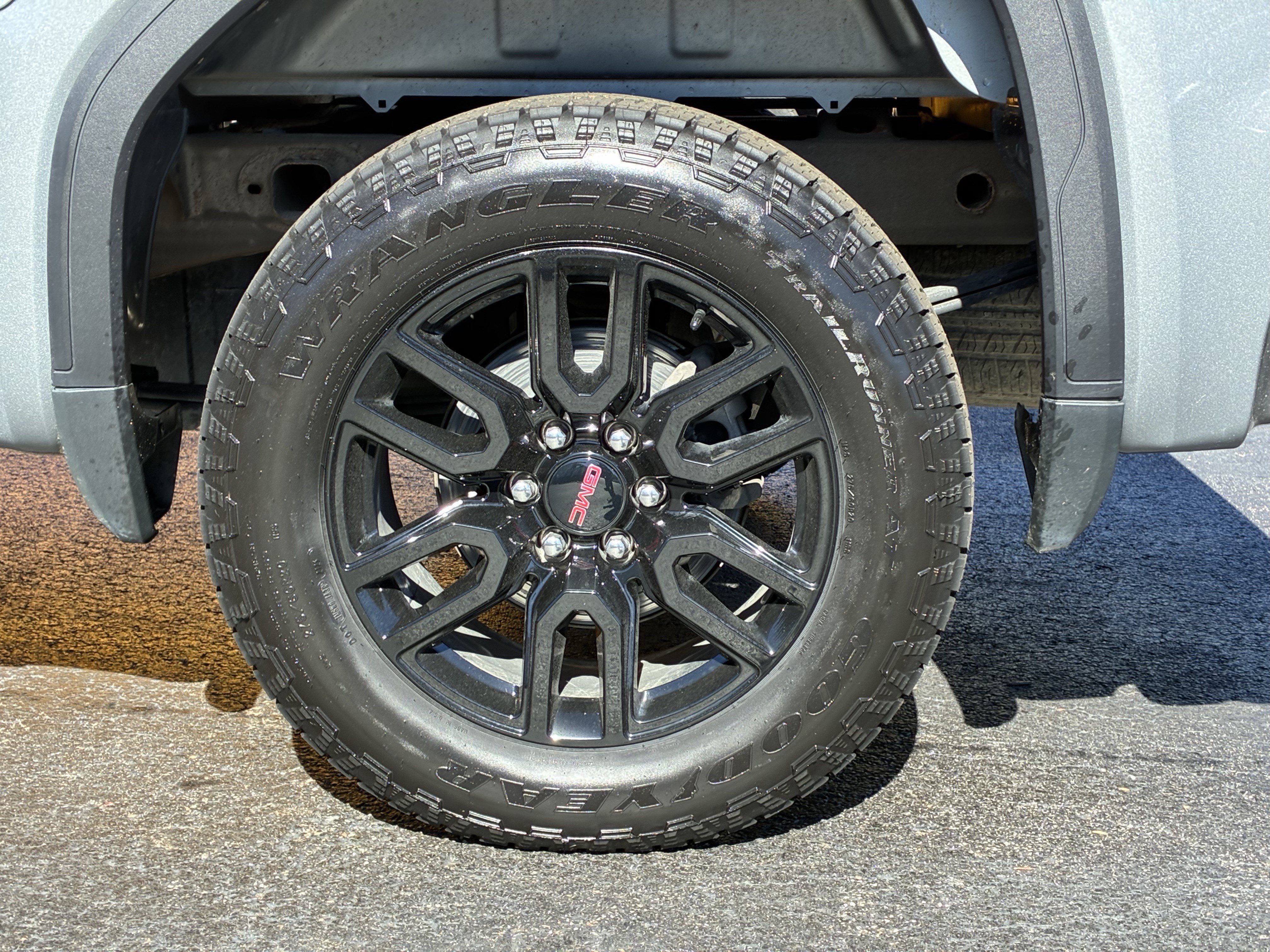 Used 2024 GMC Sierra 1500 Elevation AWD/4WD image 10