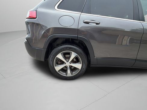 Used 2019 Jeep Cherokee Limited AWD/4WD image 32