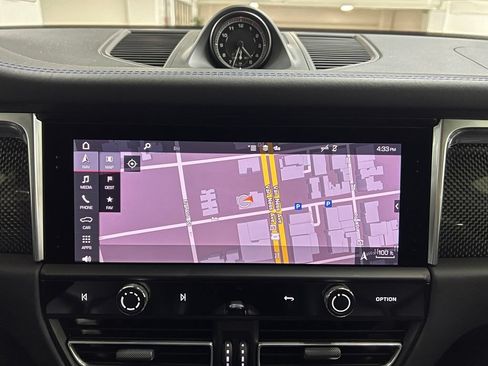 Used 2022 Porsche Macan S AWD/4WD image 28