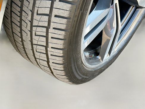 Used 2019 BMW 740i w/ Executive Package image 43