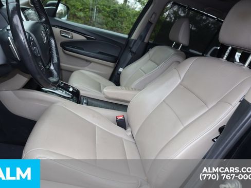 Used 2018 Honda Pilot Touring image 16