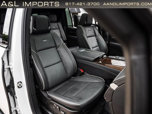 Used 2024 Cadillac Escalade ESV Premium Luxury w/ Performance Package AWD/4WD image 63