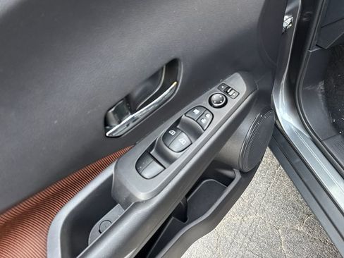 Used 2021 Nissan Kicks SR image 20