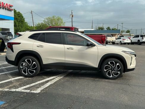 New 2026 Chevrolet Trax RS w/ Driver Confidence Package image 4