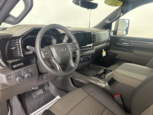 New 2025 Chevrolet Silverado 2500 ZR2 w/ Technology Package image 22