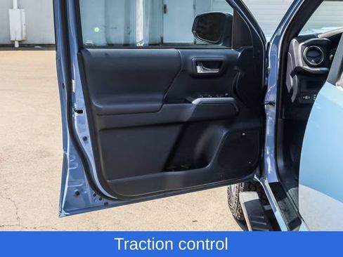 Used 2019 Toyota Tacoma TRD Sport AWD/4WD image 27