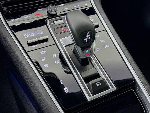 Certified 2023 Porsche Panamera Platinum Edition image 24