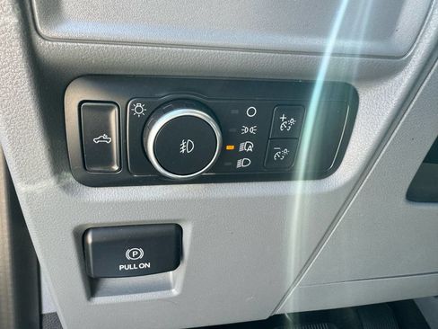 Used 2021 Ford F150 XLT AWD/4WD image 12
