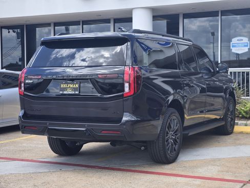 Used 2026 Ford Expedition Max Platinum w/ Stealth Appearance Package image 3