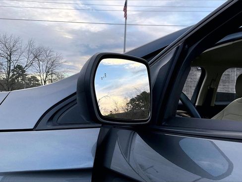 Used 2021 Ford Edge SE w/ Cargo Accessory Package image 26