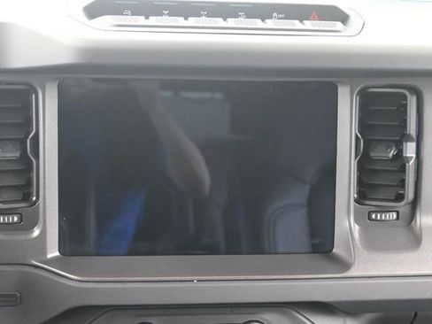 Used 2025 Ford Bronco Badlands AWD/4WD image 25