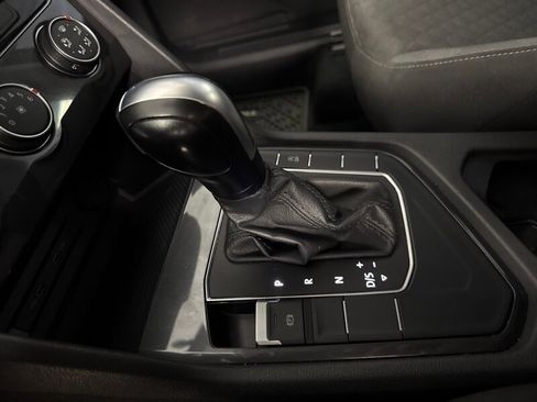 Used 2020 Volkswagen Tiguan S image 15